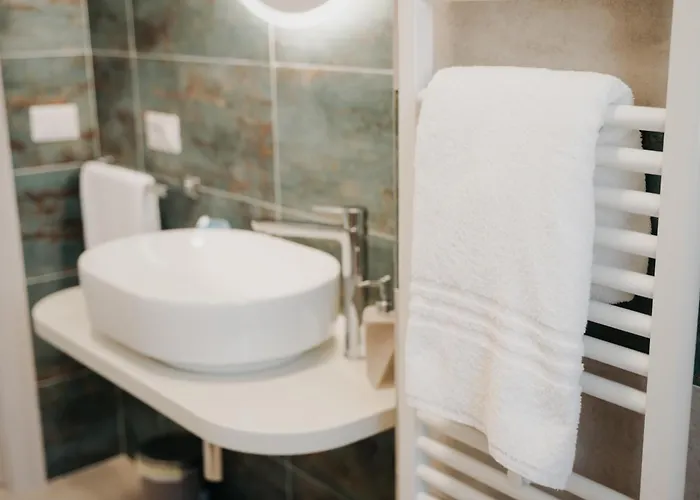 Joy Castiglione del Lago